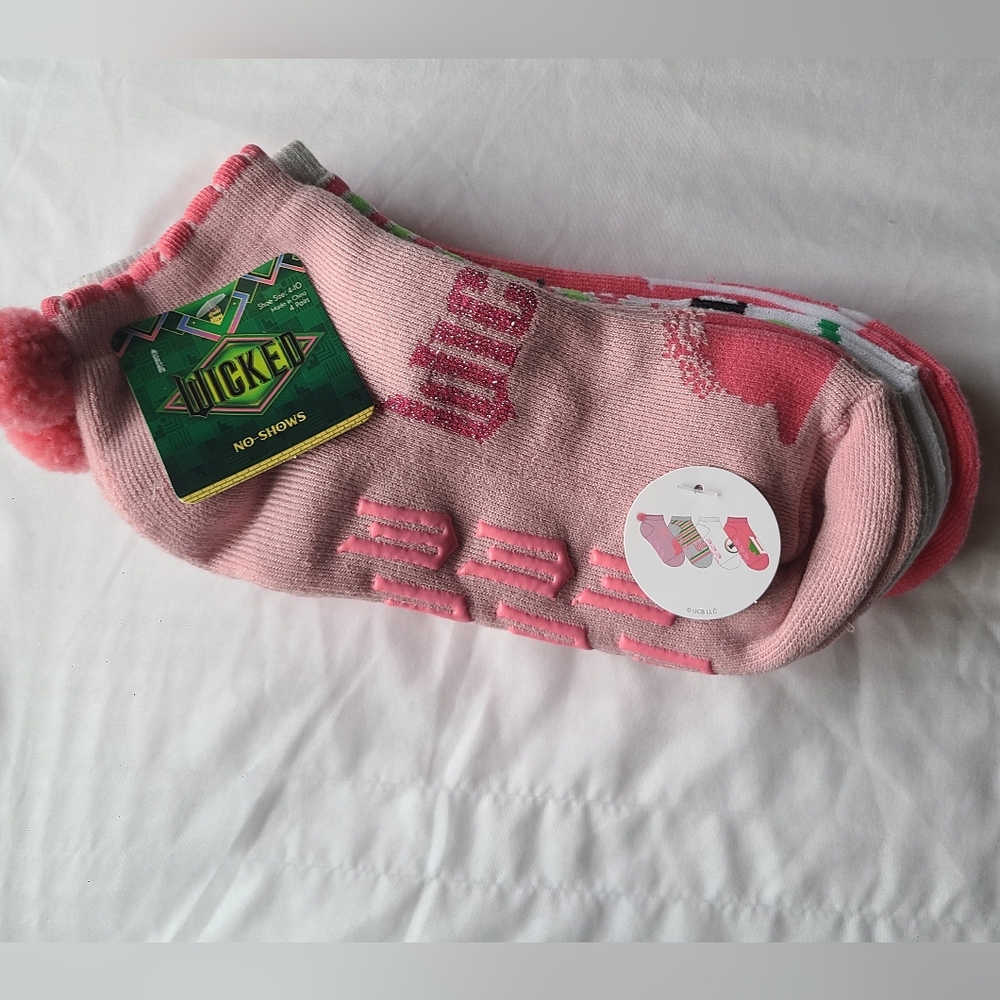 Wicked 4 Pair Socks, Non-slip Bottoms. NWT Variety